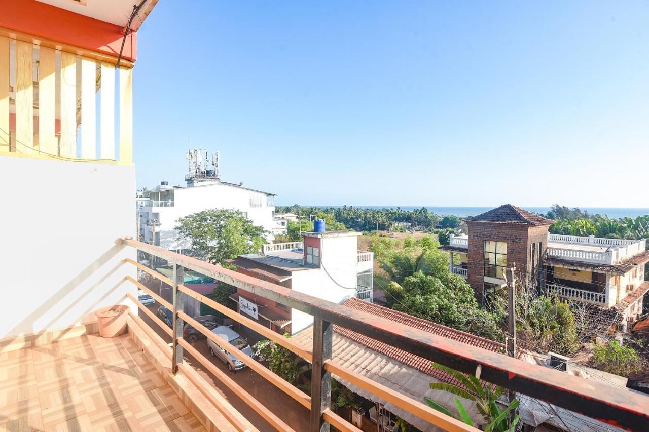 Fabexpress The Voyage Hotel Morjim Exterior photo