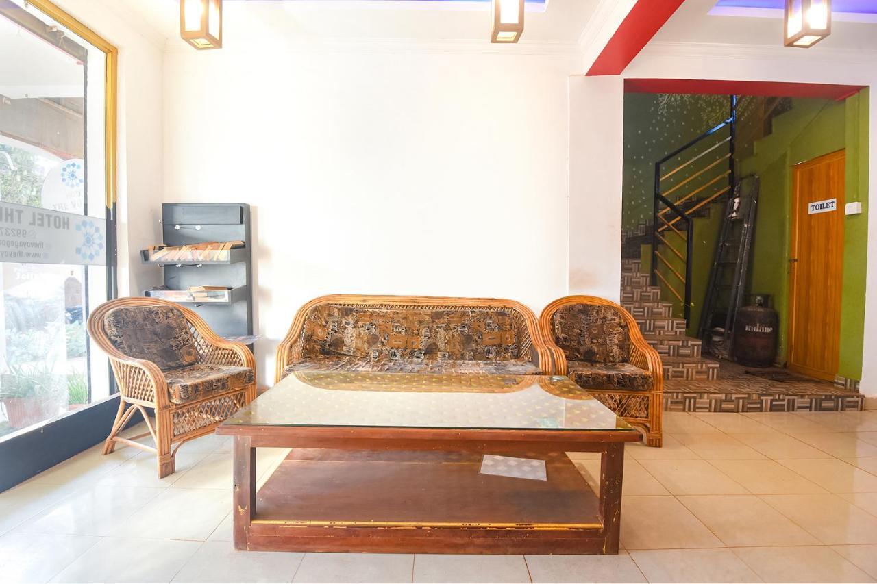 Fabexpress The Voyage Hotel Morjim Exterior photo